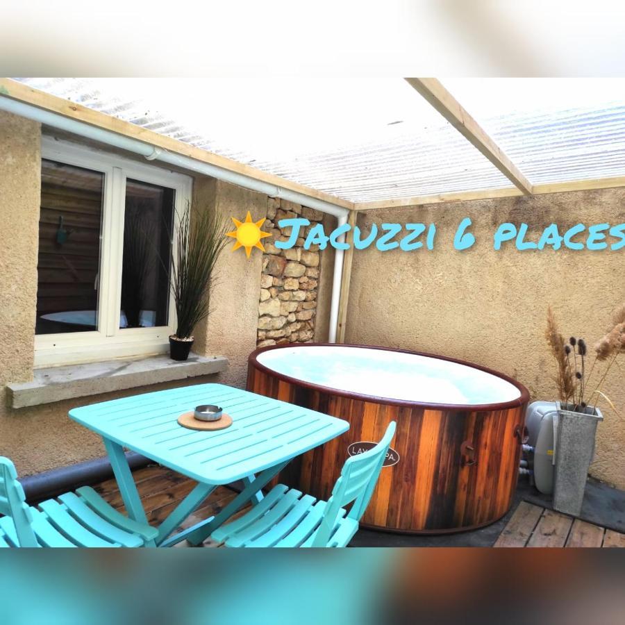 L'antique Spa: Jacuzzi Sous Patio *