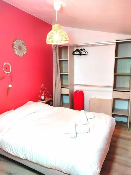 Appartement L'antique Spa: Jacuzzi Sous Patio