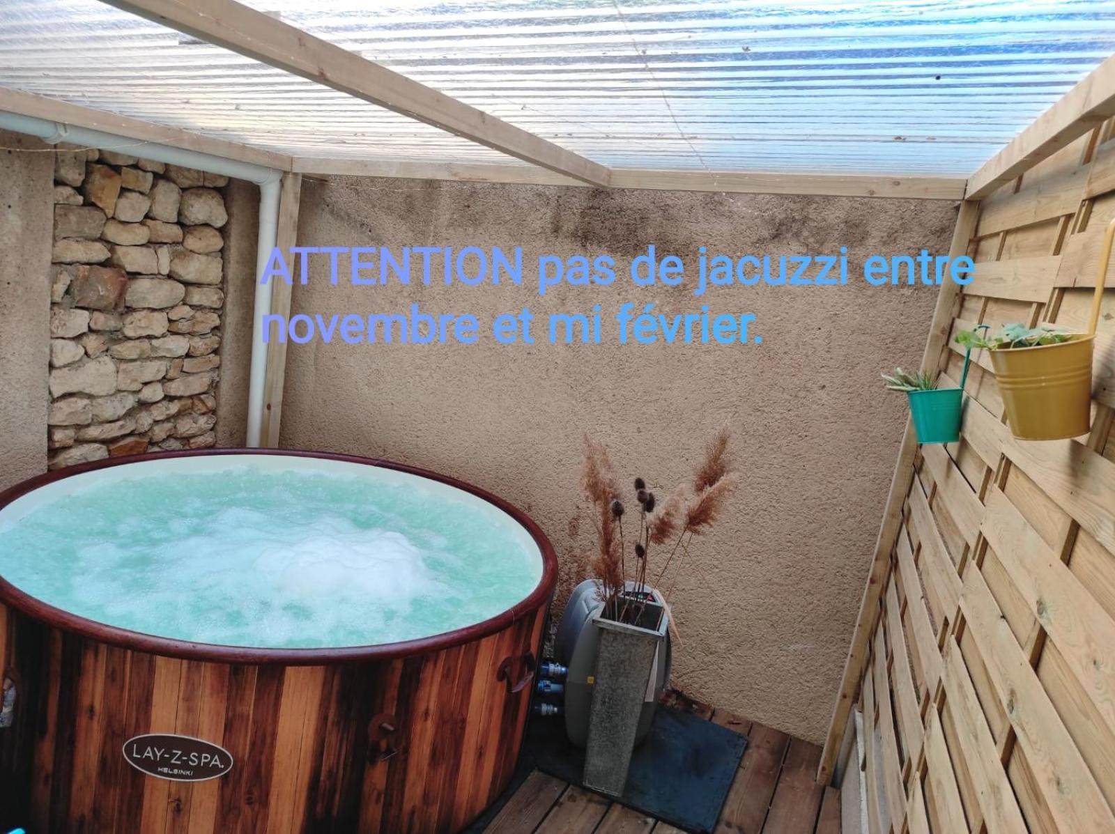 L'antique Spa: Jacuzzi Sous Patio Orange (Vaucluse)